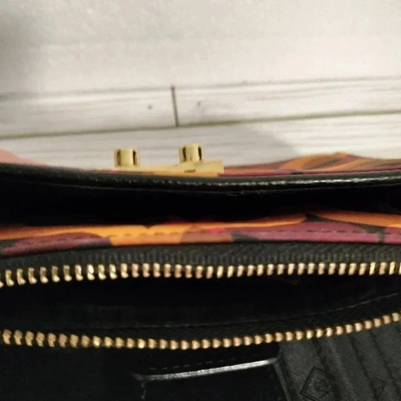 Vera Bradley Abstract Pattern Bifold Wallet Zipper Multiple Pockets Slots - Picture 5 of 7